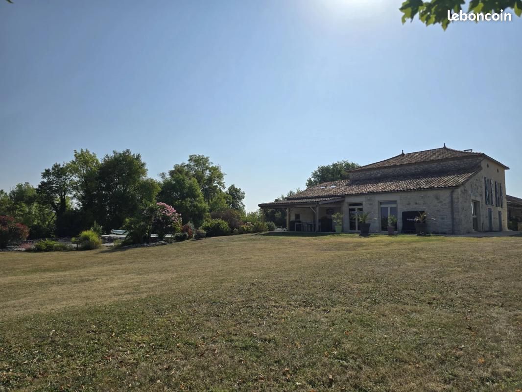 Maison 7 pièces 235 m² · à Caussade · 235 m² · 550 000 €
