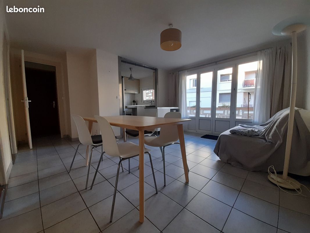 Appartement 3 pièces 55 m² · à Grenoble · 55 m² · 880 €