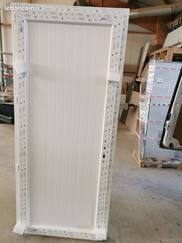 Porte de service 215x90 (image 1)