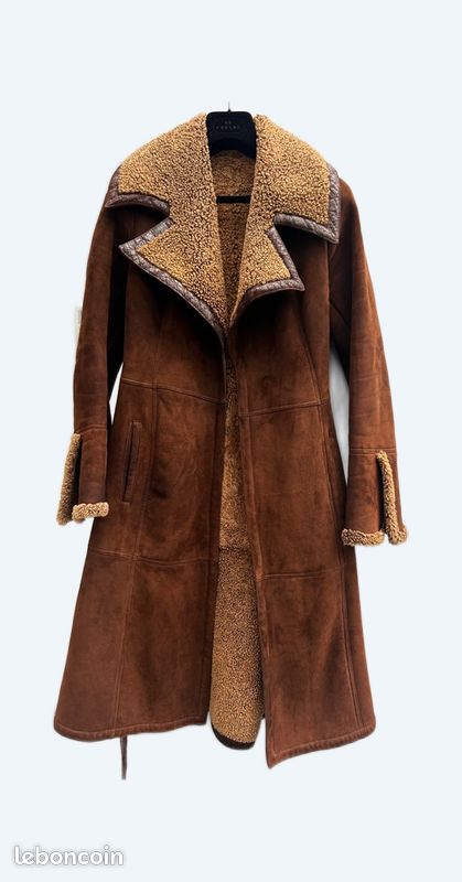 Magnifique manteau Mac Douglas mouton retourne Vêtements