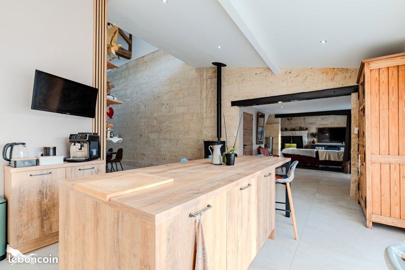 Maison 8 pièces 207 m² · à Saint-Denis-de-Pile · 207 m² · 431 000 €