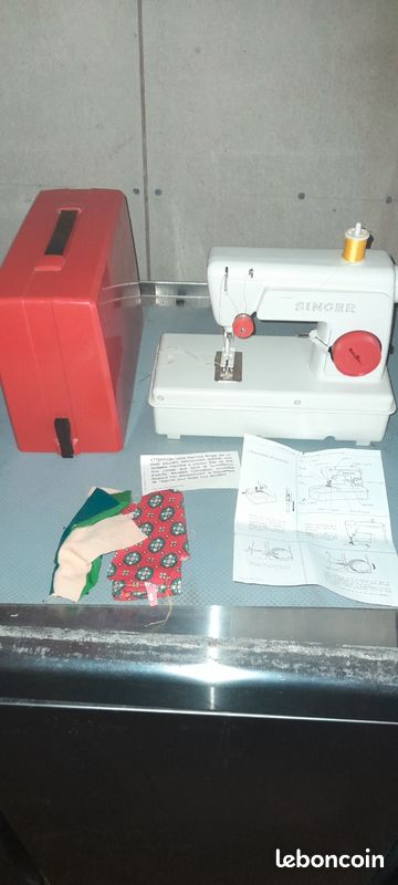 Singer ,enfant machine à coudre (image 1)