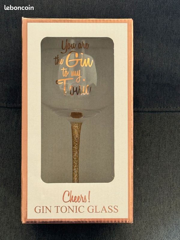 Verre à pied géant cocktail gin tonic (image 2)