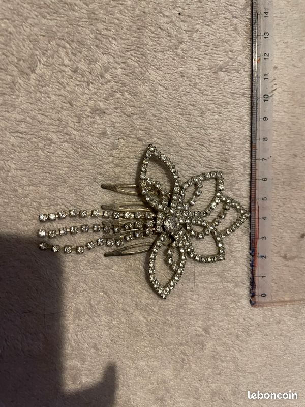 Bijoux de Cheveux, peigne style fleur ou couronne en strass (image 10)