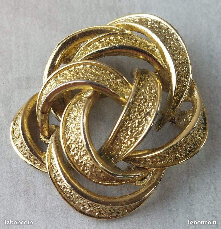 Broche Vintage Orena En Métal Doré – Occasion, Style Rétro, Parfaite Pour Customiser Une Veste Ou Un Chapeau