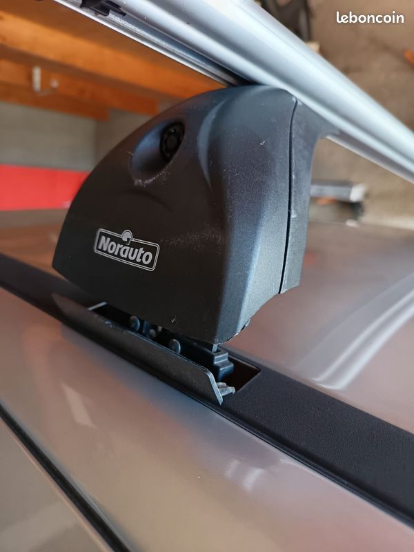 Barre de toit Peugeot 308 (image 1)