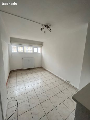 https://img.leboncoin.fr/api/v1/lbcpb1/images/3e/53/69/3e536923624b20406b64180aea3181085dc104b8.jpg?rule=ad-image