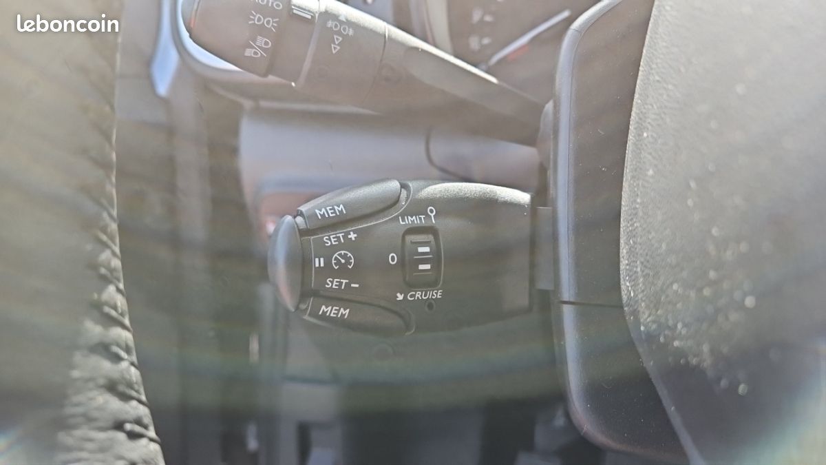 Citroën C3 BLUEHDI 100 SS BVM5 SHINE BUSINESS (image 22)