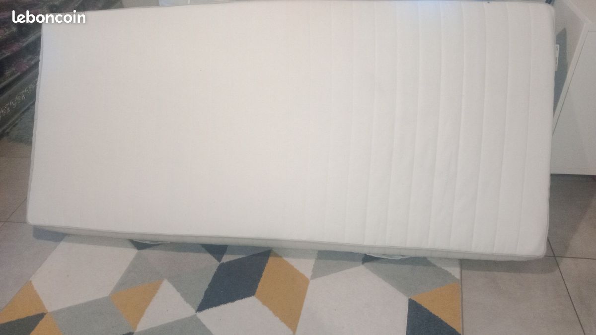 Urgent à cause de déménagement Matelas Hafslo ikea en très bon état (image 1)
