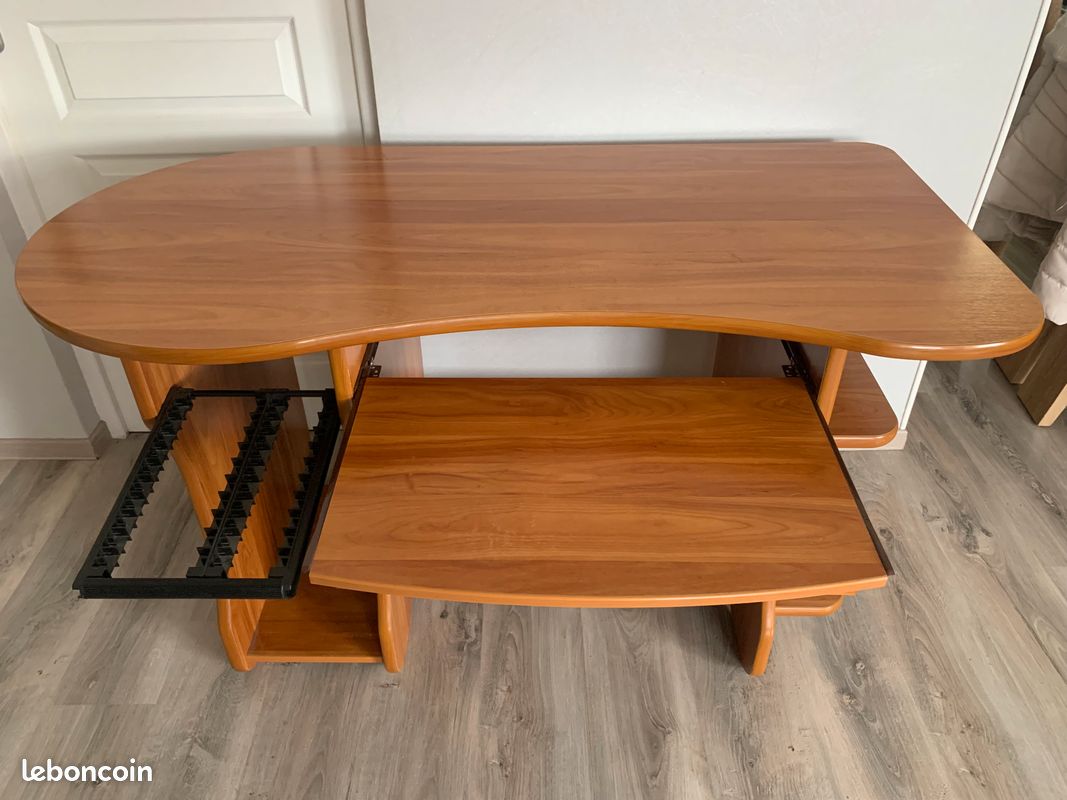 Bureau (image 2)