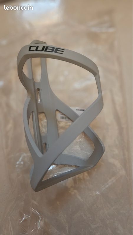 Porte bidon cube neuf (image 1)