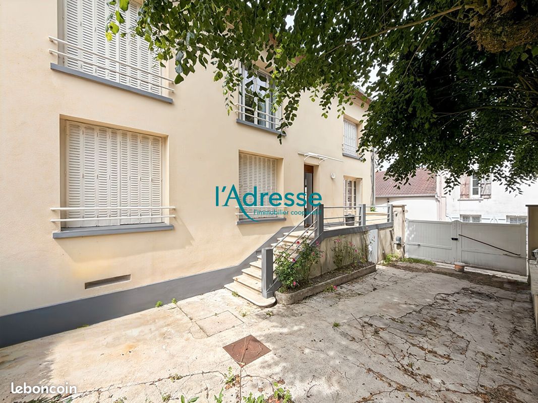 Appartement 3 pièces 70 m² · à Aincourt · 70 m² · 1 050 €/mois