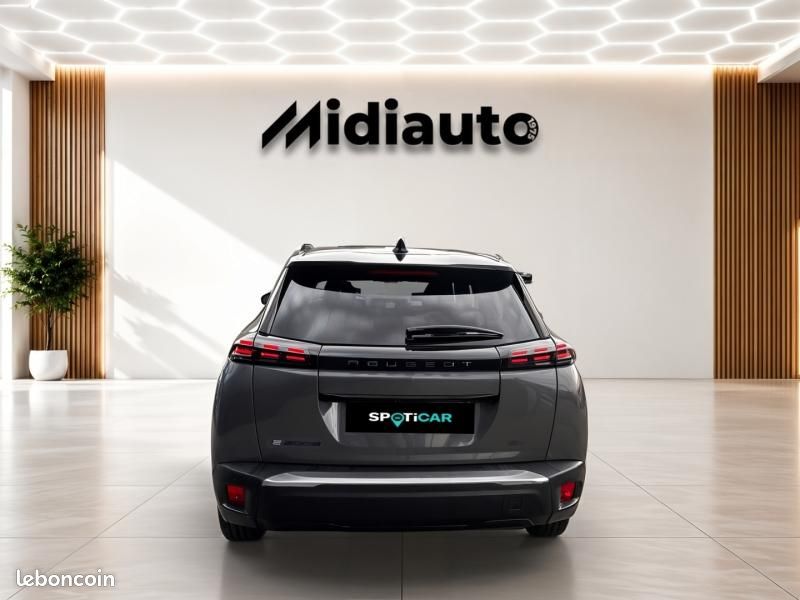 Peugeot 2008 e-2008 156ch 54 kWh GT (image 4)