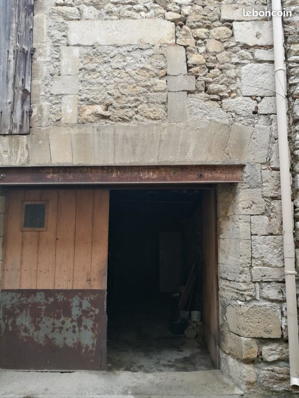 Maison 8 pièces 180 m² · à Montfrin · 180 m² · 110 000 €