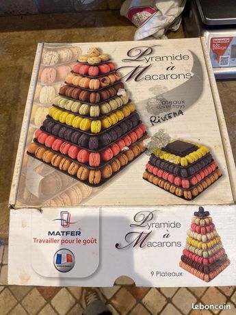 Pyramide macarons 10 plateaux amovibles Pyramide macarons 10 plateaux amovibles