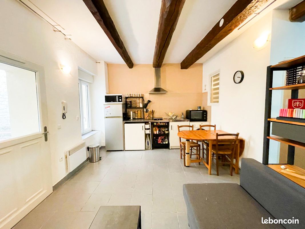 Appartement 1 pièce 28 m² · à Nîmes · 28 m² · 460 €