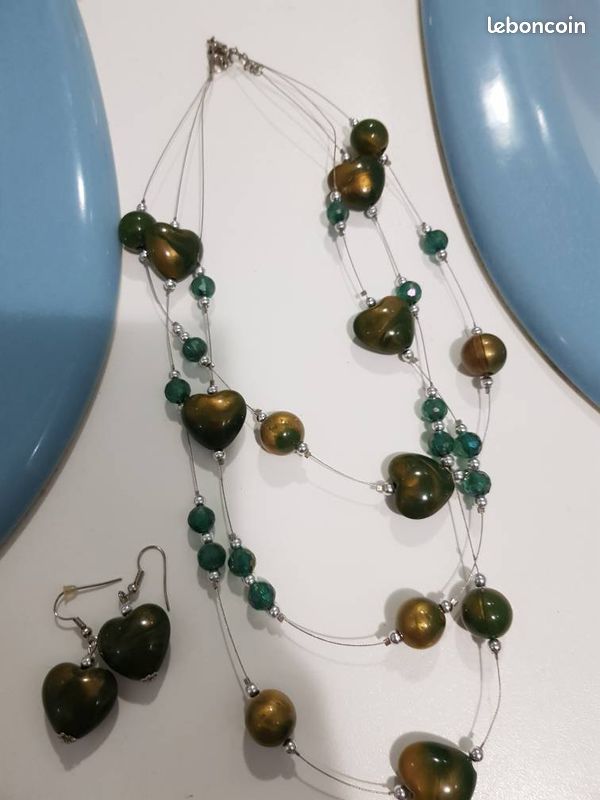 Parrure Collier et boucle d''oreille (image 1)