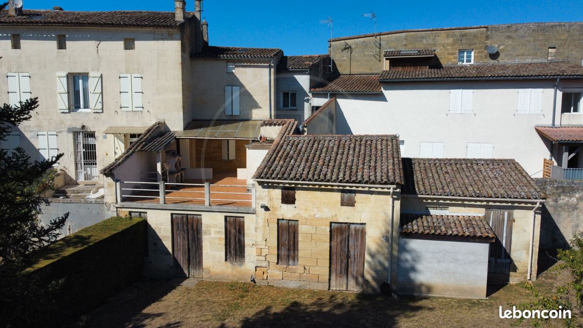 Maison 6 pièces 112 m² · à Castillon-la-Bataille · 112 m² · 150 000 €