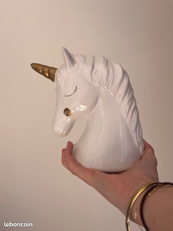Tirelire licorne (image 1)