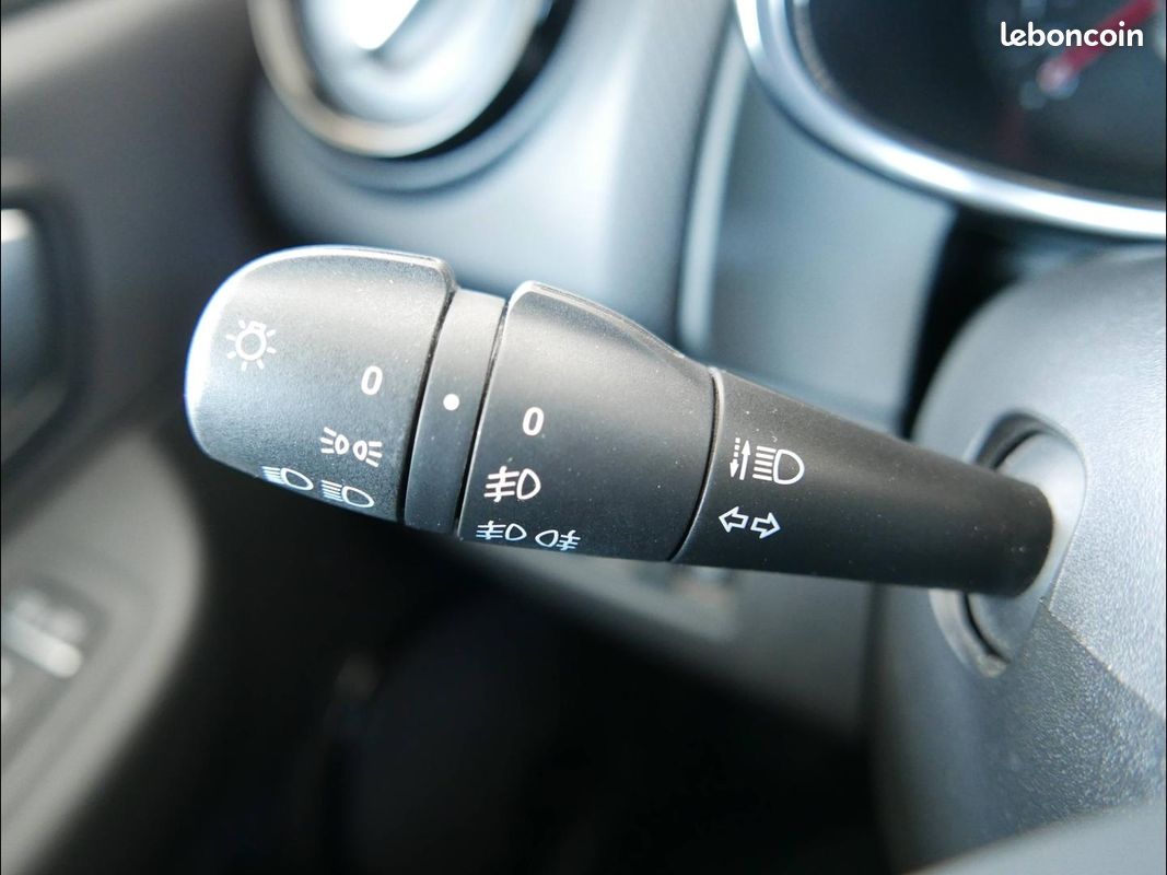 Renault Clio 0.9 TCe 75ch energy Business 5p Euro6c (image 7)