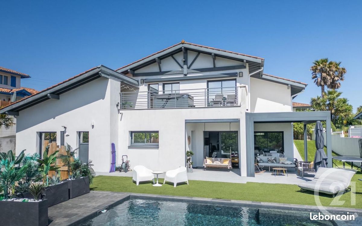 Maison 6 pièces 217 m² · à Mouguerre · 217 m² · 1 050 000 €