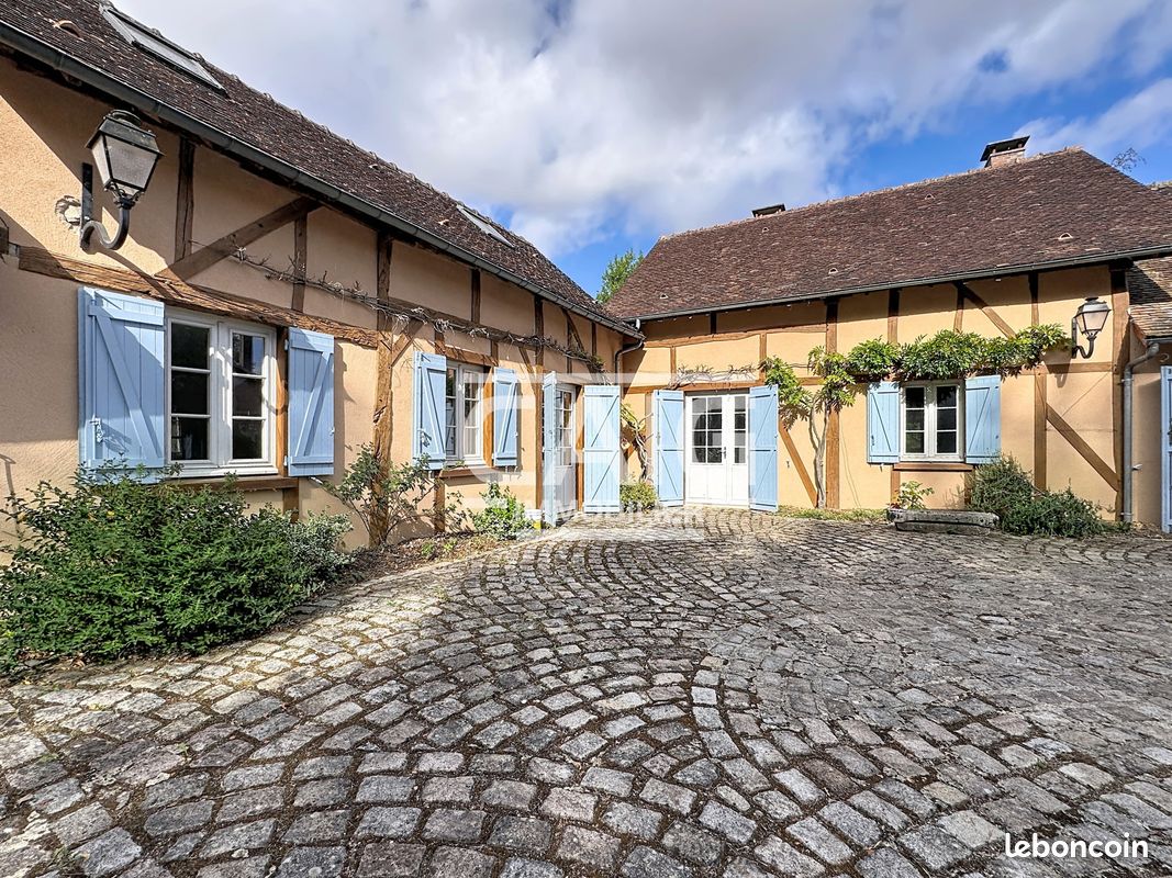 Maison 10 pièces 300 m² · à Villemereuil · 300 m² · 339 200 €