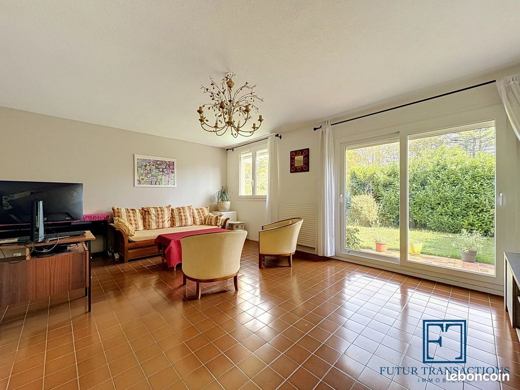 Maison 5 pièces 103 m² · à Montigny-le-Bretonneux · 103 m² · 438 000 €