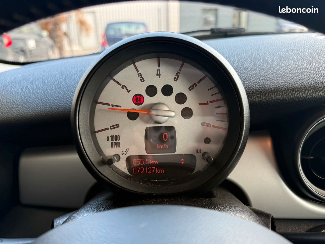 Mini COOPER (R56) LCI One 1.6 i 16V 98 CV + CLIM AUTO + PHARES AUTO (image 22)