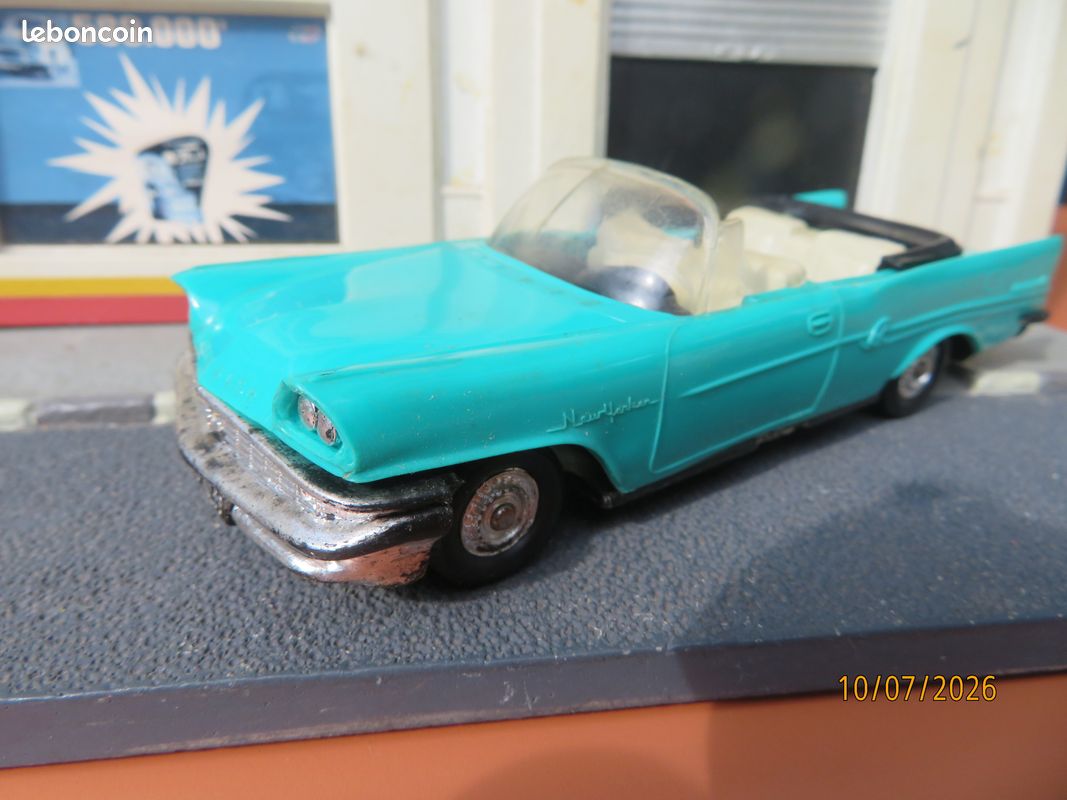 Norev ancienne , chrysler new-yorker avec attache caravane , 1/43° (image 1)