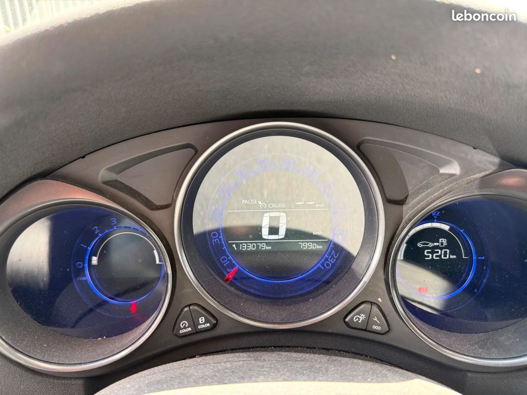 CITROEN C4 C4 VTi 120 Confort / RADAR AR / REGULATEUR (image 17)