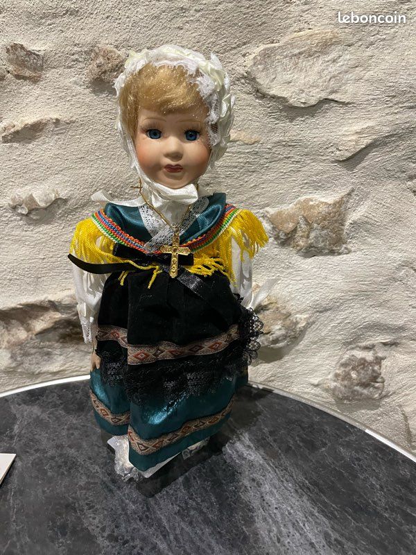 Poupée ancienne en porcelaine emballage d’origine (image 1)