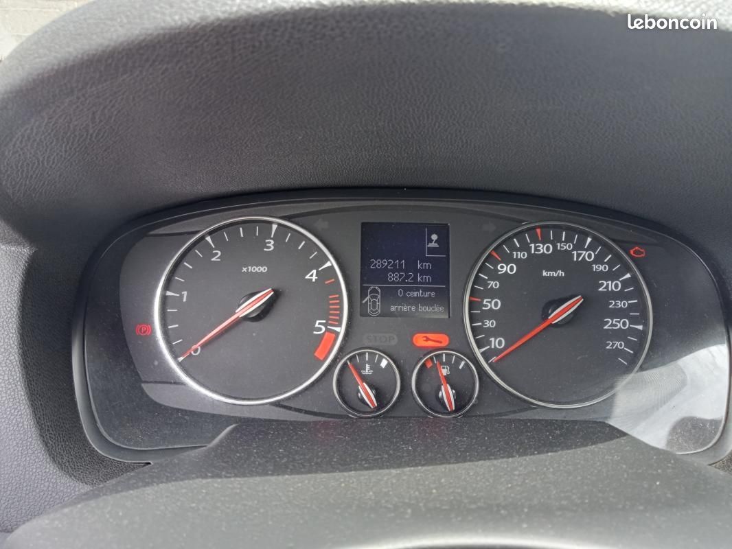 Renault Laguna 1.5 dCi 110 FAP eco2 Black Edition (image 6)