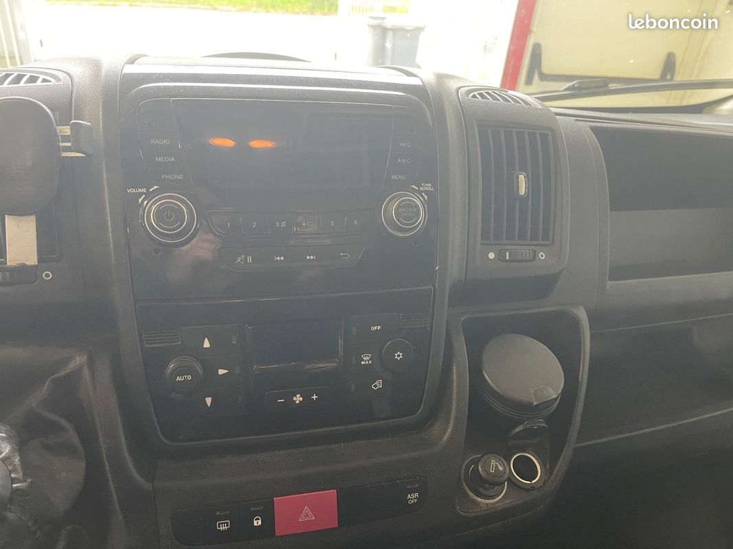 PEUGEOT BOXER FOURGON L4H2 BLUEHDI 165 - Attelage / Radars arr - Garantie (image 22)