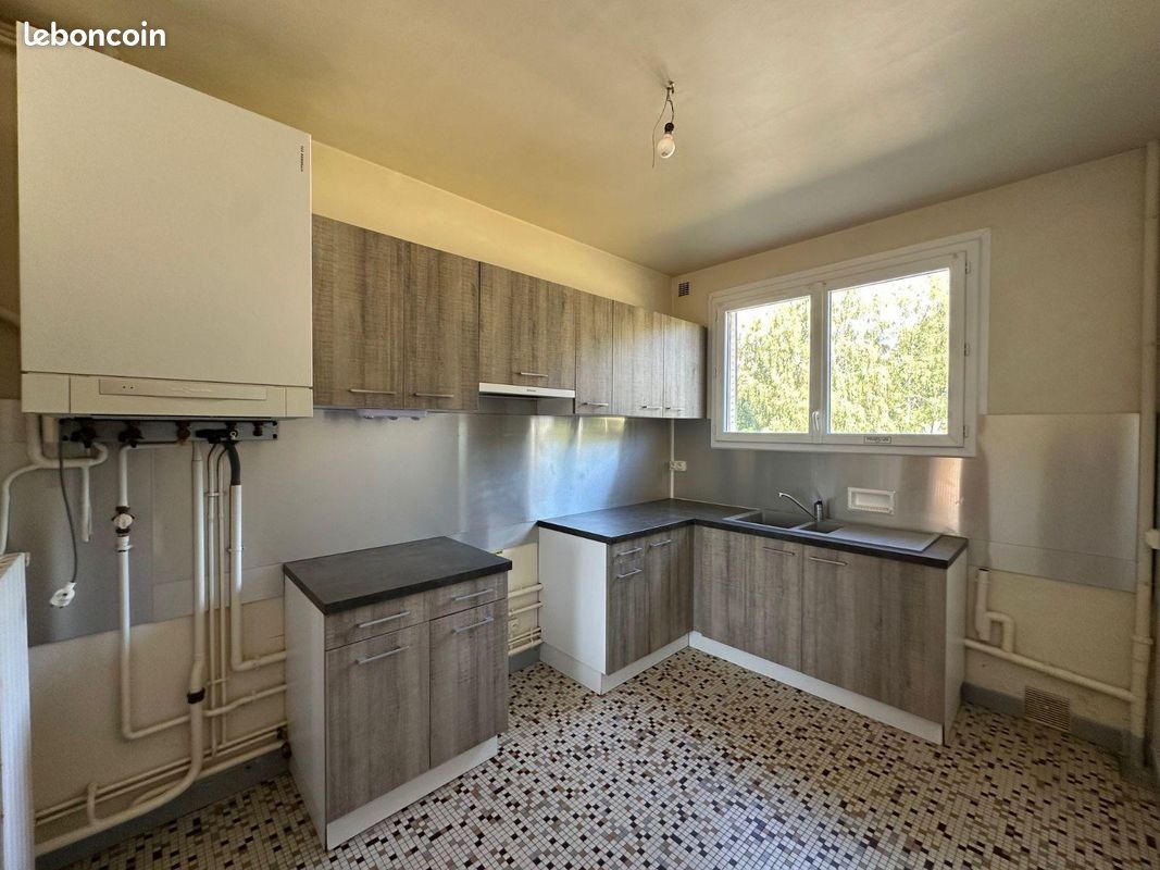 Appartement 3 pièces 70 m² · à Ussel · 70 m² · 590 €