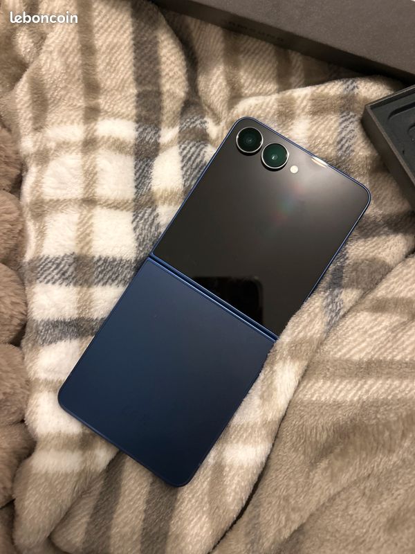 Samsung galaxy Z FliP 7 (image 2)