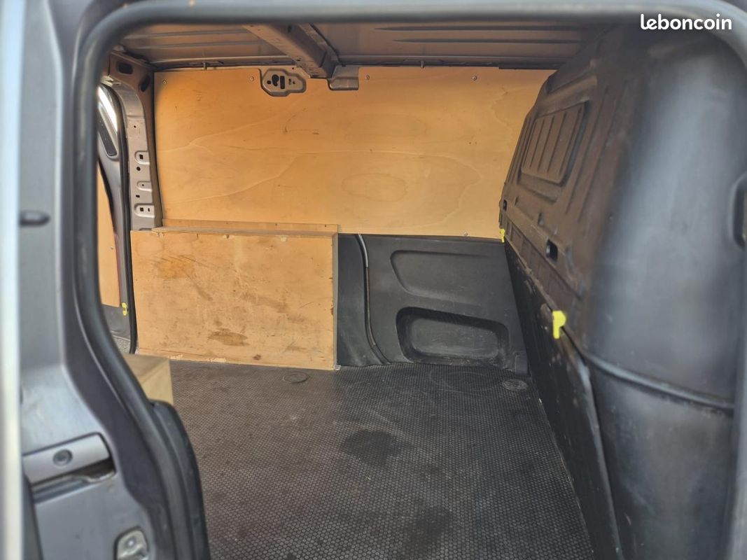 PEUGEOT PARTNER Standard 1000KG 1.5 BlueHDi S&S - 100 III Grip Standard PHASE 1 GARANTIE 6 MOIS (image 25)