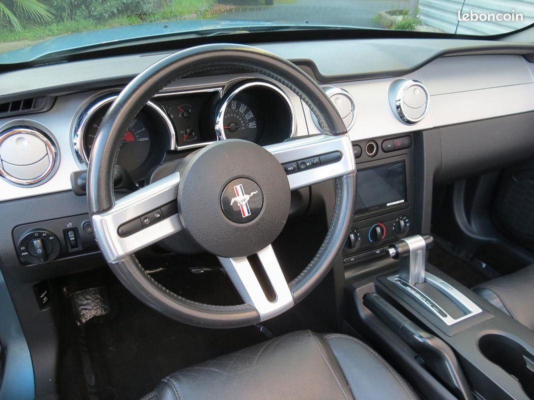 Ford Mustang GT Cabriolet 2005 (image 3)