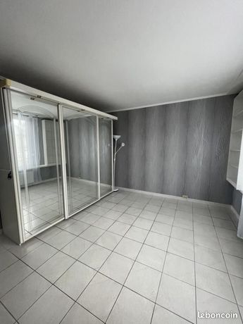 https://img.leboncoin.fr/api/v1/lbcpb1/images/3e/6b/d0/3e6bd0ff215bc74772b516ade5e1b2c676968c30.jpg?rule=ad-image