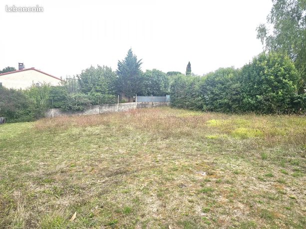 Terrain 611 m² Saliès