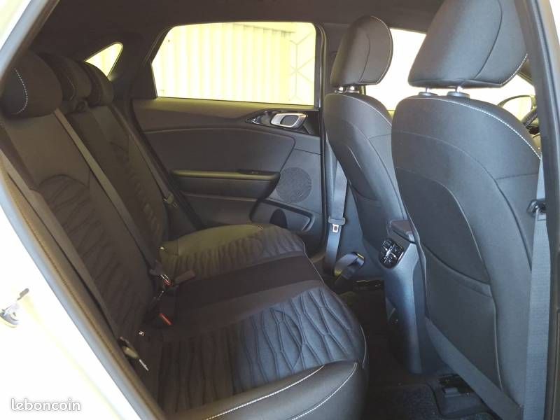 Kia CEED 1.5 T-GDi 140 ch DCT7 GT-line (image 9)