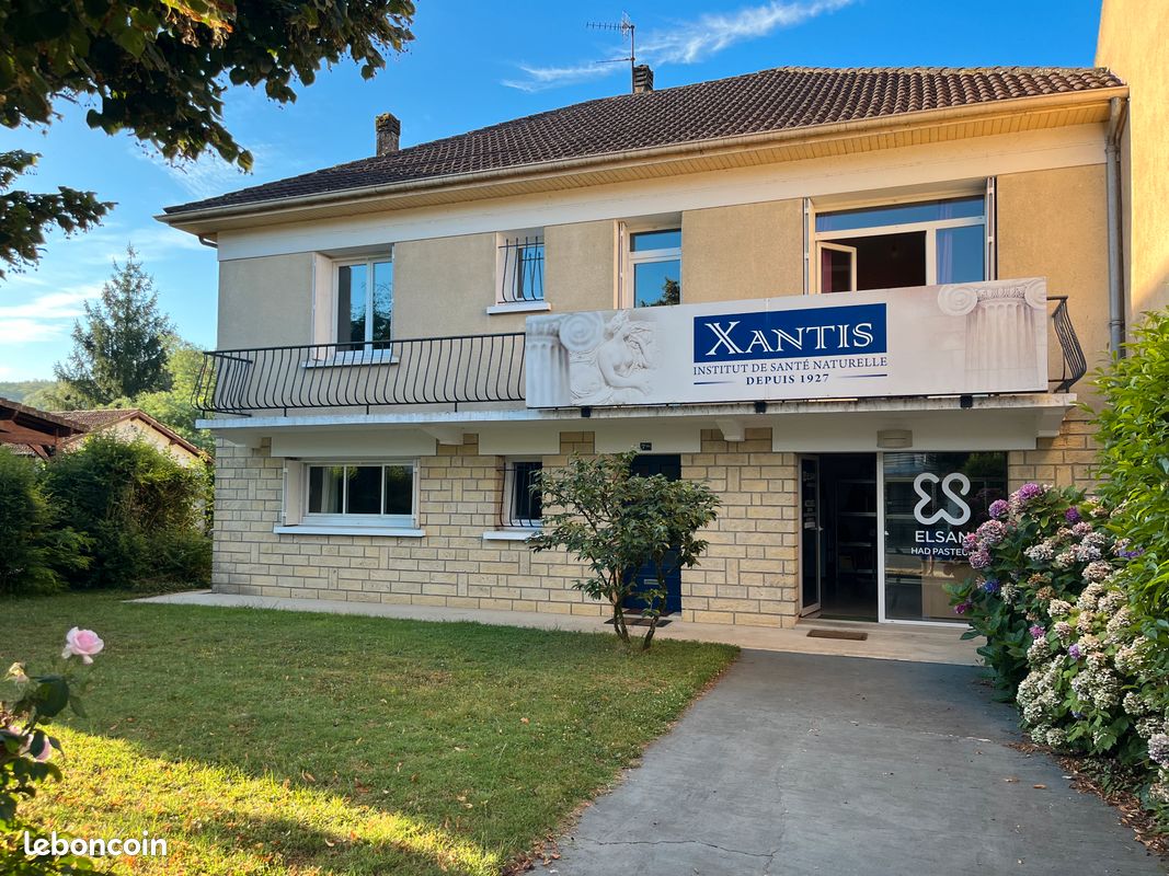 Immeuble 9 pièces 180 m² · à Lalinde · 180 m² · 247 000 €