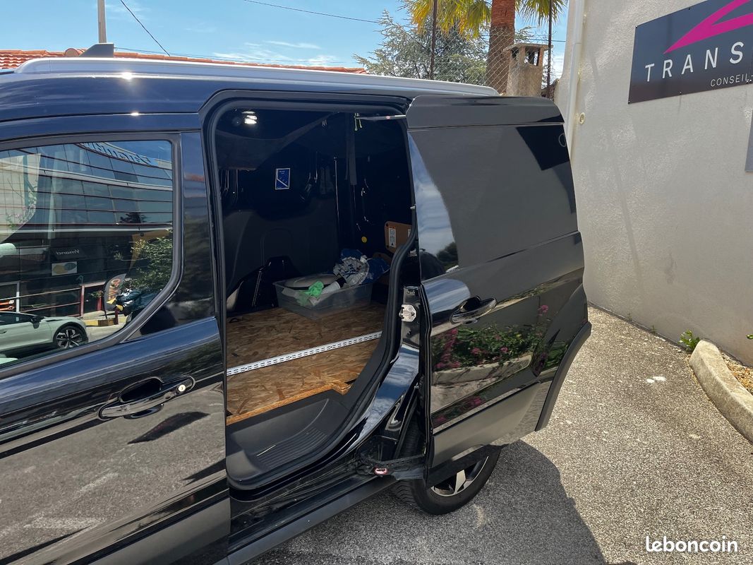 FORD TRANSIT CONNECT KOMBI VAN E85 L1 1.0 E100 Active - Carplay - Caméra de recul (image 34)