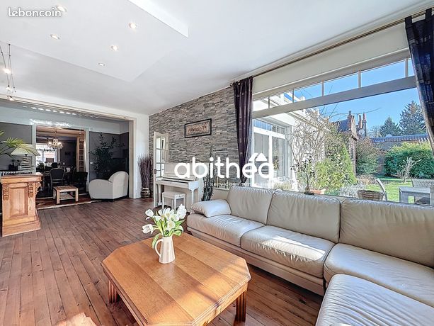 Propriété 6 pièces 224 m²