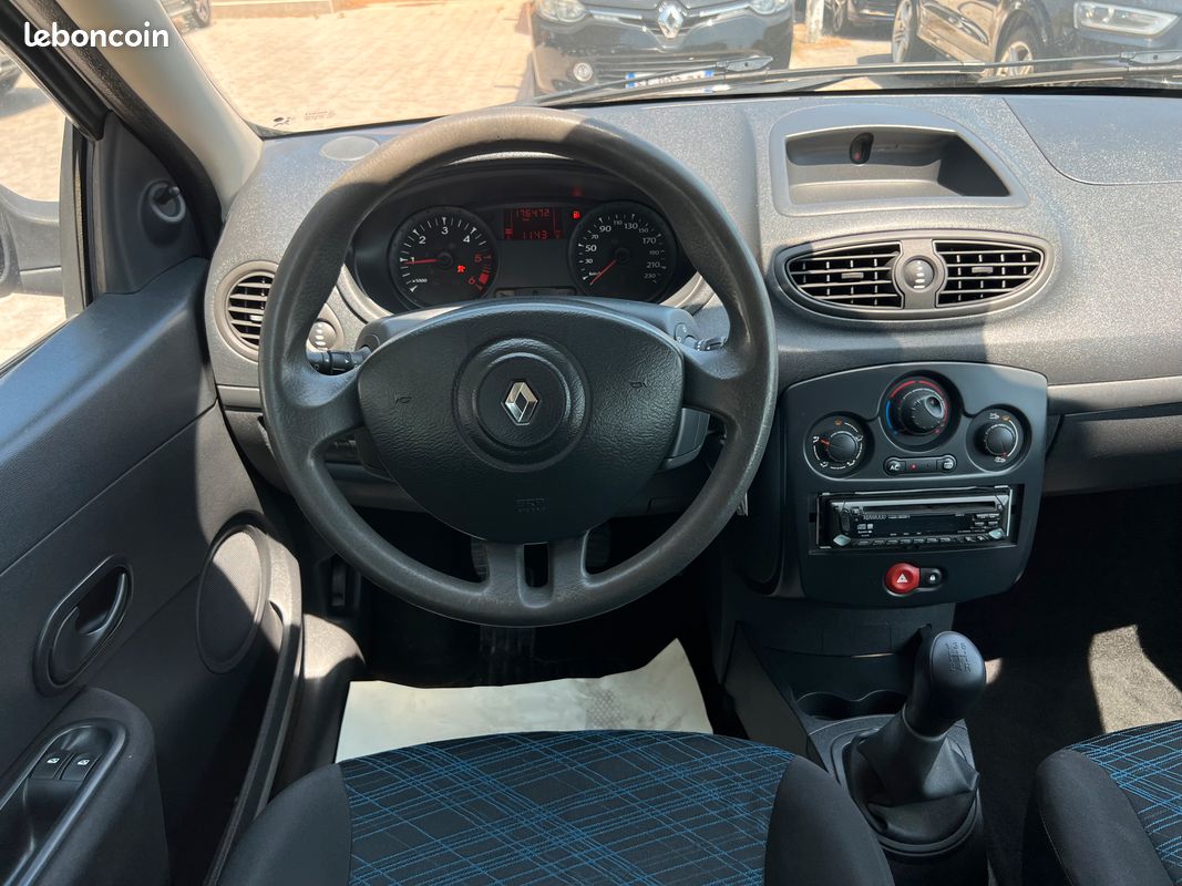 Renault Clio III 1.5 DCI 70cv Expression 2009 1ère Main (image 6)