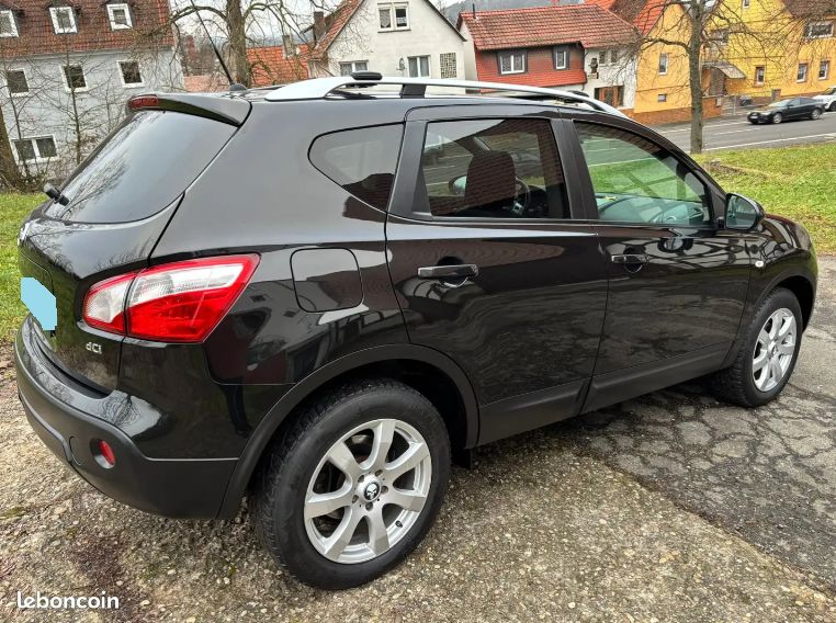 Nissan Qashqai 2.0 dCi 150ch FAP Tekna All-Mode BVA Euro5 2013 (image 2)