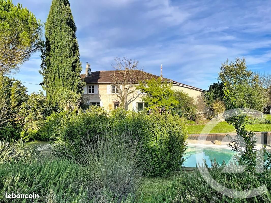 Maison 9 pièces 349 m² · à Saint-Sulpice-la-Pointe · 349 m² · 595 000 €