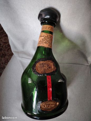 Ancienne Bouteille Vide Armagnac En Forme De Livre - Dorure Et Céramique Noire Pour Déco