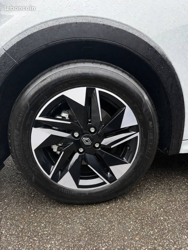 RENAULT Clio E-Tech full hybrid 160 ch Techno (image 15)