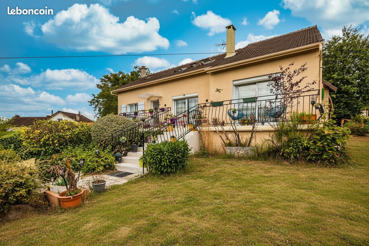 Maison 7 pièces 197 m² · à Mériel · 197 m² · 499 000 €