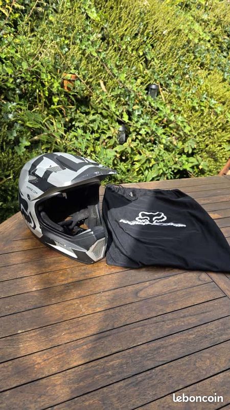 Casque BMX Sport Direct Vert 55-59cm Avec Design Main Noire
